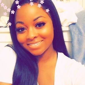 Meet your Posher, Leiyoni